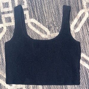 Med square neck crop top. No bra needed